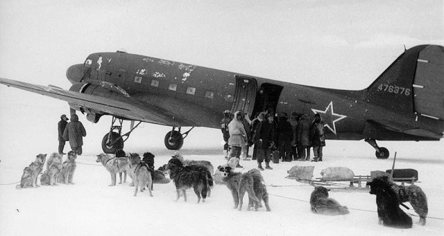 C-47_476376 nm898.jpg